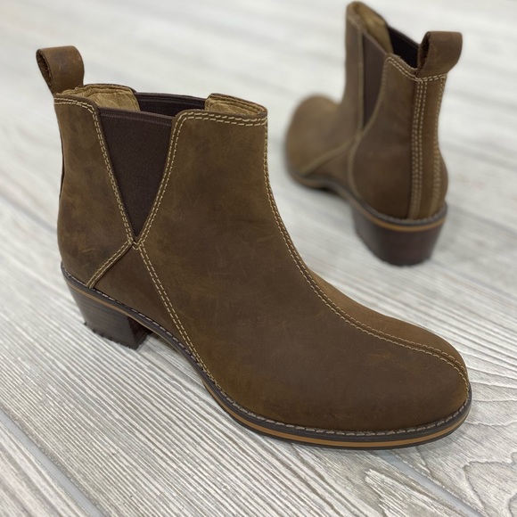 Brown Lug Sole Chelsea Boots Sz 